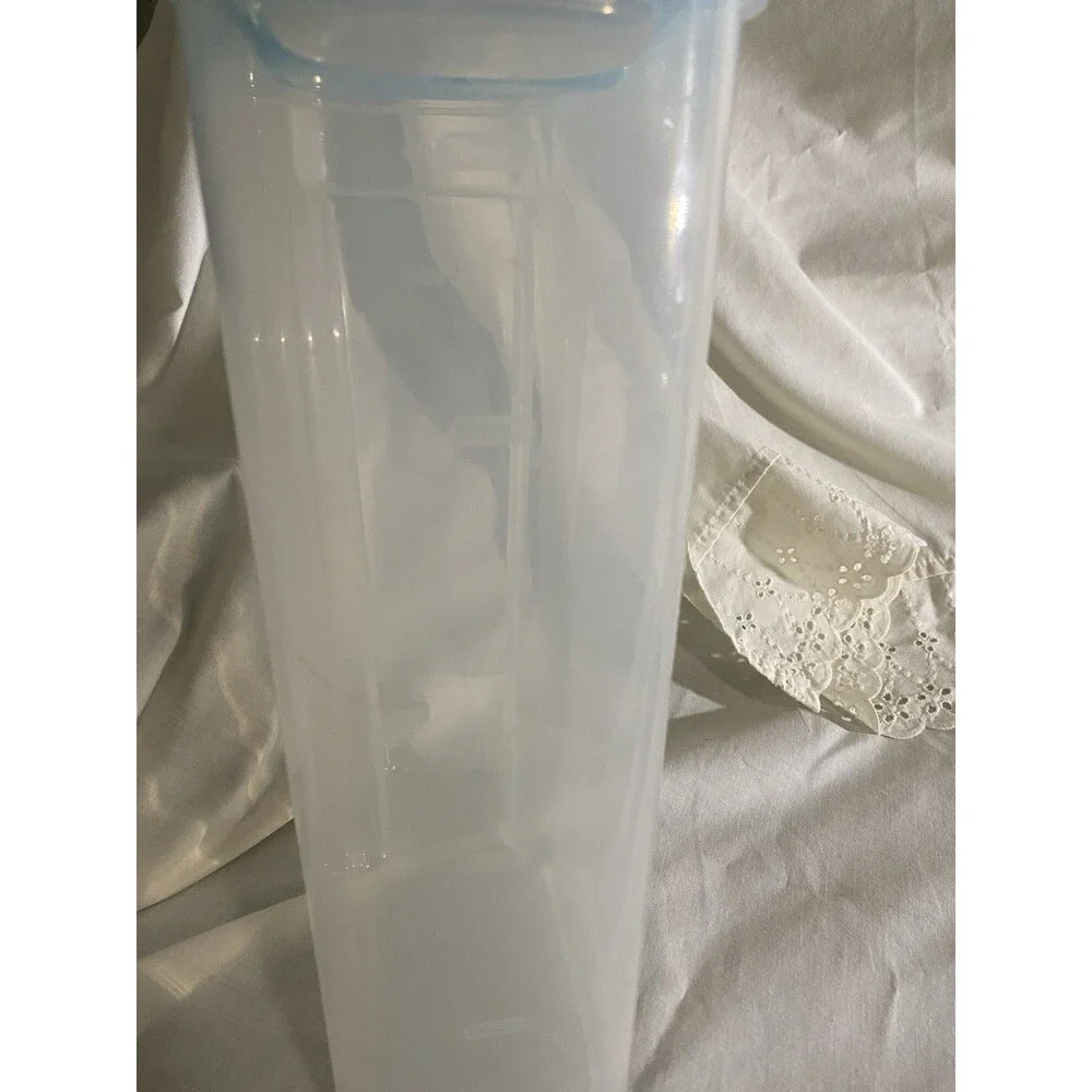 Vintage Large Clear Plastic Beverage Pitcher Dispenser Blue Flip Top Lid